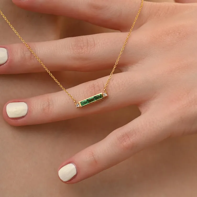 18K Gold Emerald Necklace
