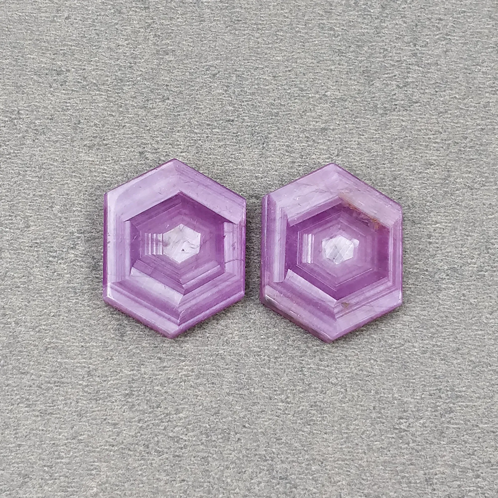 Corrundum Cut : 52.00cts